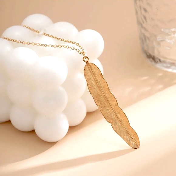 🔴𝟭𝟬/$𝟮𝟱🔴NEW Textured Gold Feather Long Bohemian Necklace - Picture 5 of 12